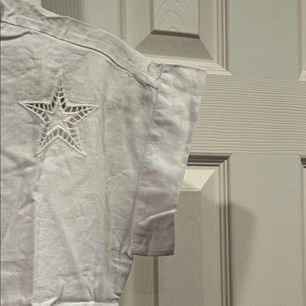 NWT- Rails White Collared Shirt and cut out stars - Picture 9 of 15
